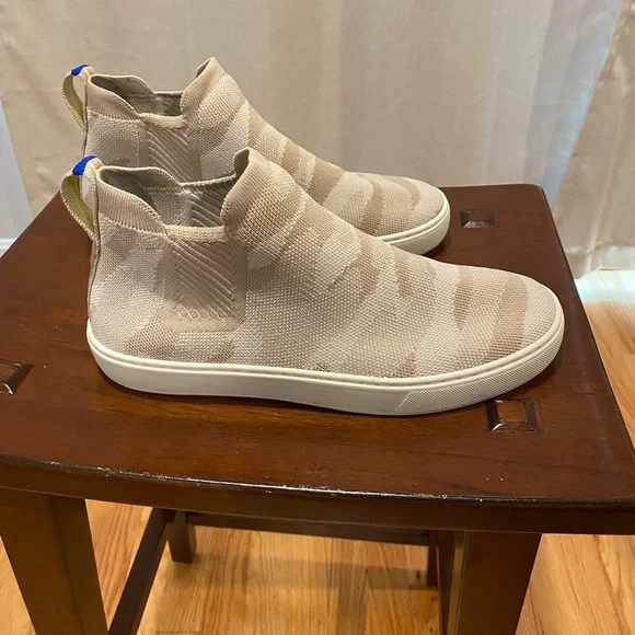 Rothy’s Retired Sand Camo Chelsea - Picture 2 of 6